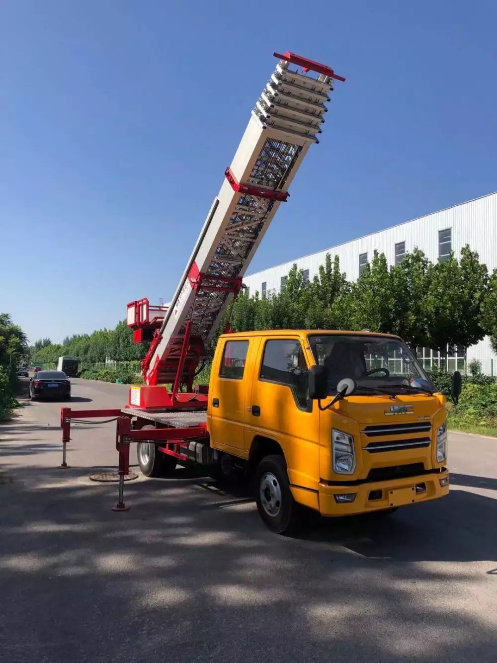 赵县附近的云梯车出租服务：轻松解决高空作业需求